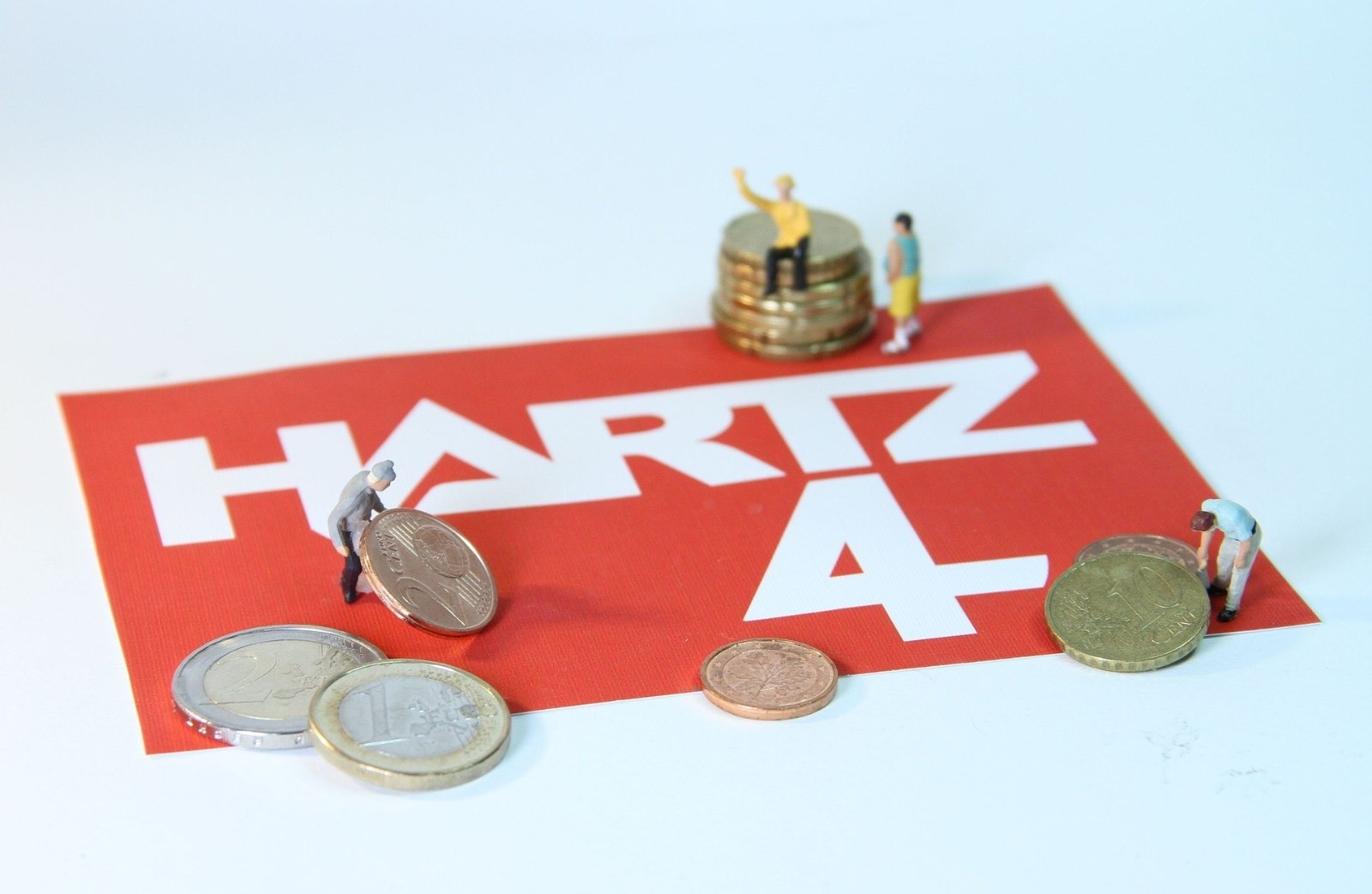 Hartz-IV-Frust trotz Arbeit: Viele Menschen weiter auf staatliche Hilfe angewiesen (c) www.pixabay.com